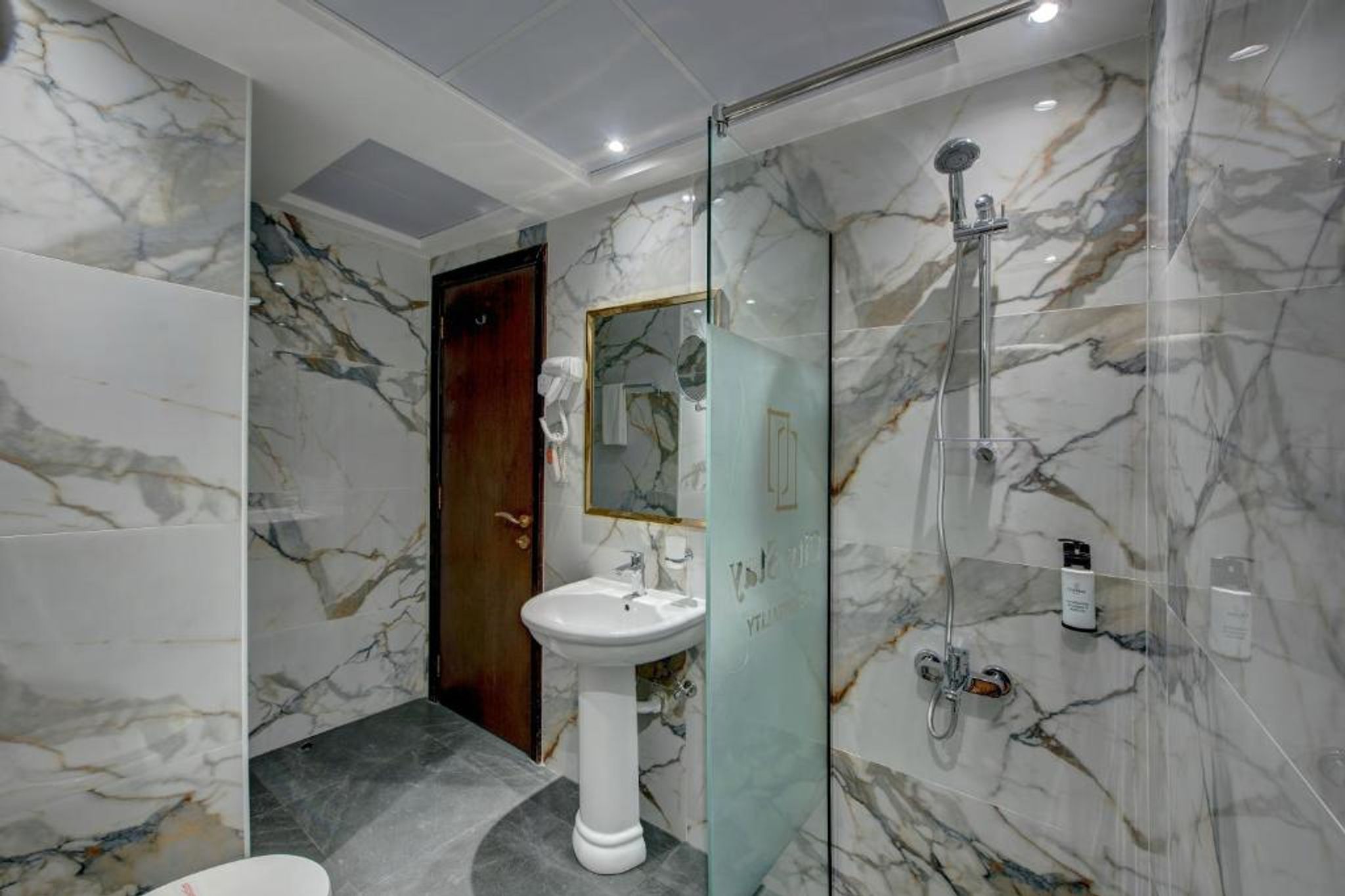 Executive Triple Studio